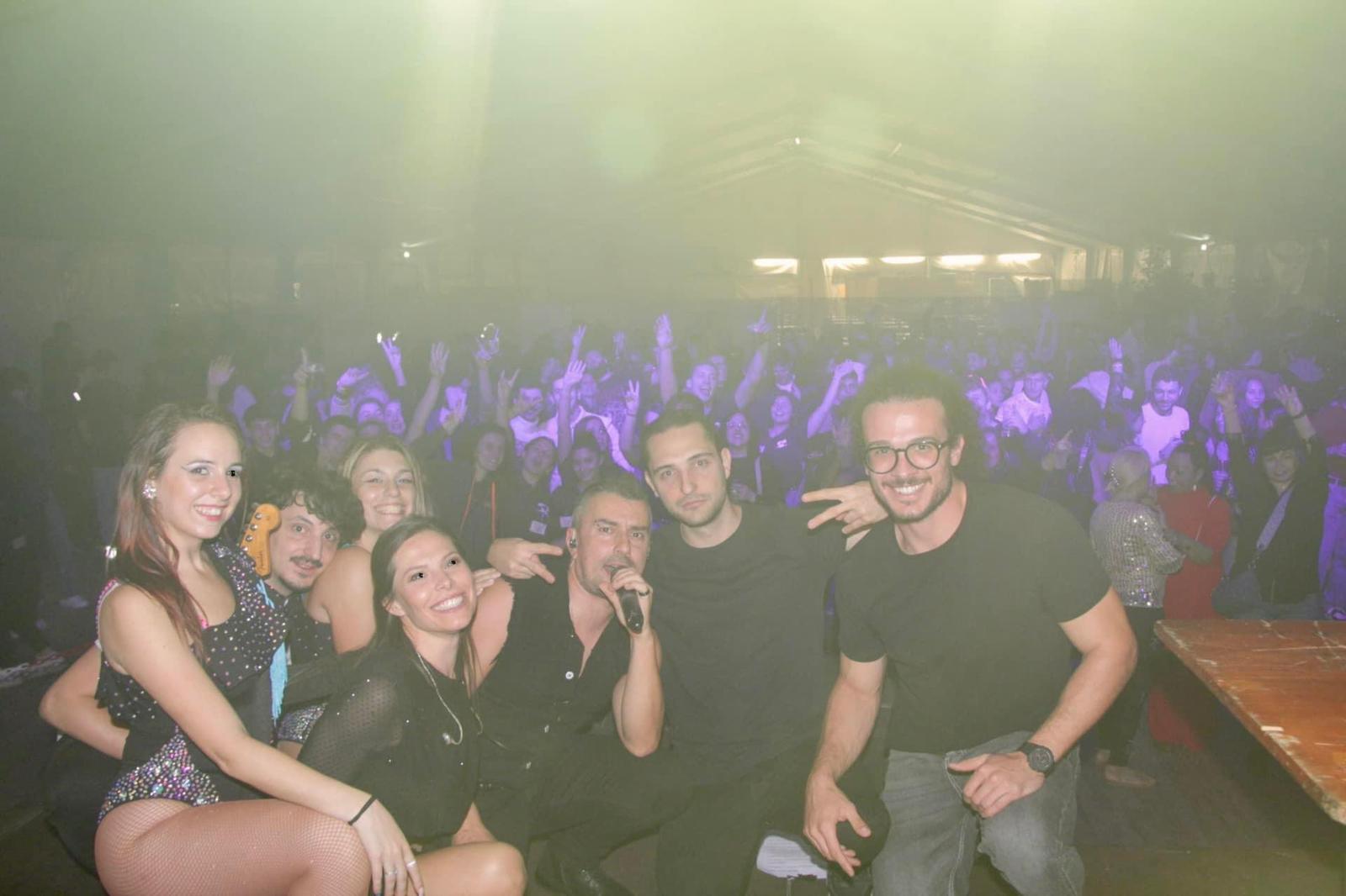 Gatti matti live selfie con il pubblico